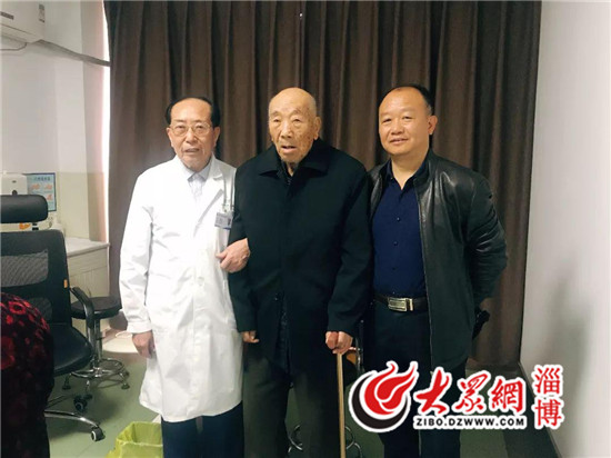 家里三位老人选择在淄博康明爱尔眼科医院动