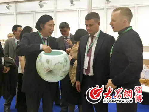 华光国瓷应邀参展中国消费品(俄罗斯)品牌展(图4) 华光国瓷应邀参展中国消费品(俄罗斯)品牌展(图4)