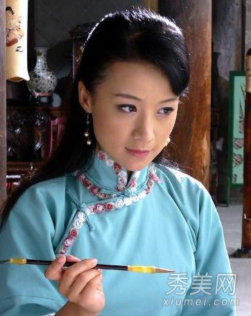 姚芊羽整容前后照曝光 削骨过度变蛇精女/组图