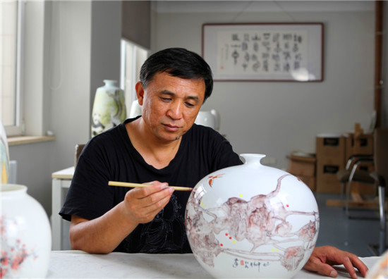 山东省陶瓷艺术大师李仁水给您拜年