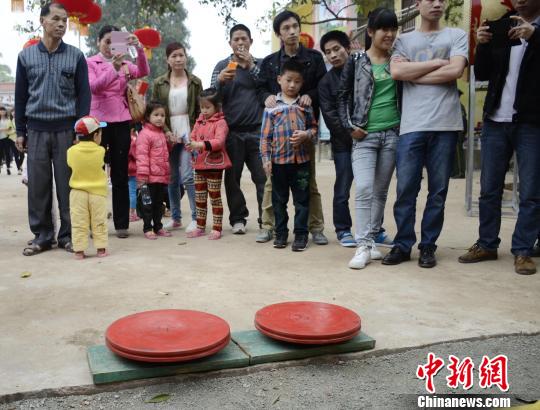 木陀螺转起中越边境民族体育传承交流