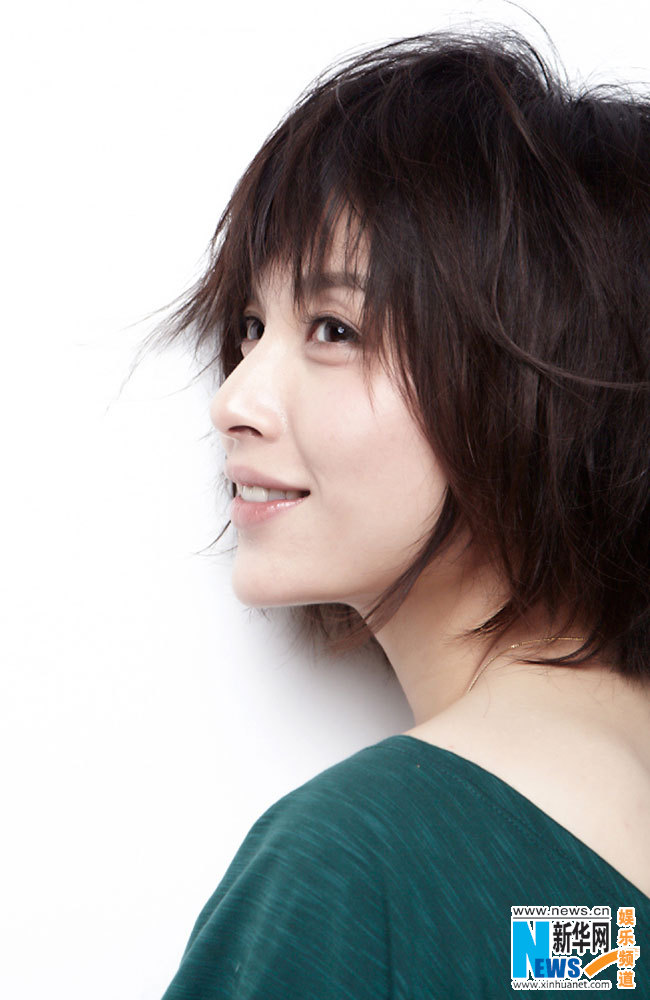 李佳因《到爱的距离》受关注 再曝裸妆写真大片