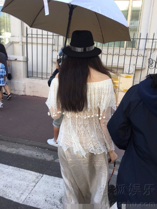 路人视角下的范冰冰 真的瘦了好多_文娱新闻_淄博大众网